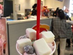 疯狂草莓派对暴风雪-DQ·蛋糕·冰淇淋(清扬茂业店)