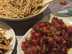 -巴厘龙虾·榜首油焖大虾(音乐学院·沿江酒馆店)