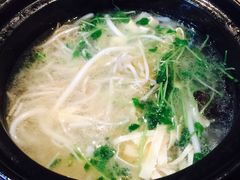 -丽虹云南过桥米线(兴工街店)