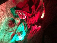 景点溶洞-天梯山