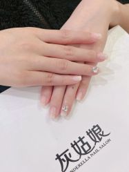 -灰姑娘美甲美睫馆