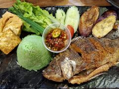 雜菜黃薑原條炸魚-班兰叶印尼美食