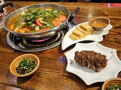 -亮欢寨酸汤鱼(沙冲路店)