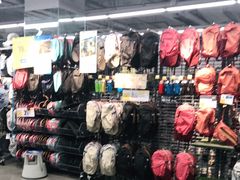 -迪卡侬(西三旗店)