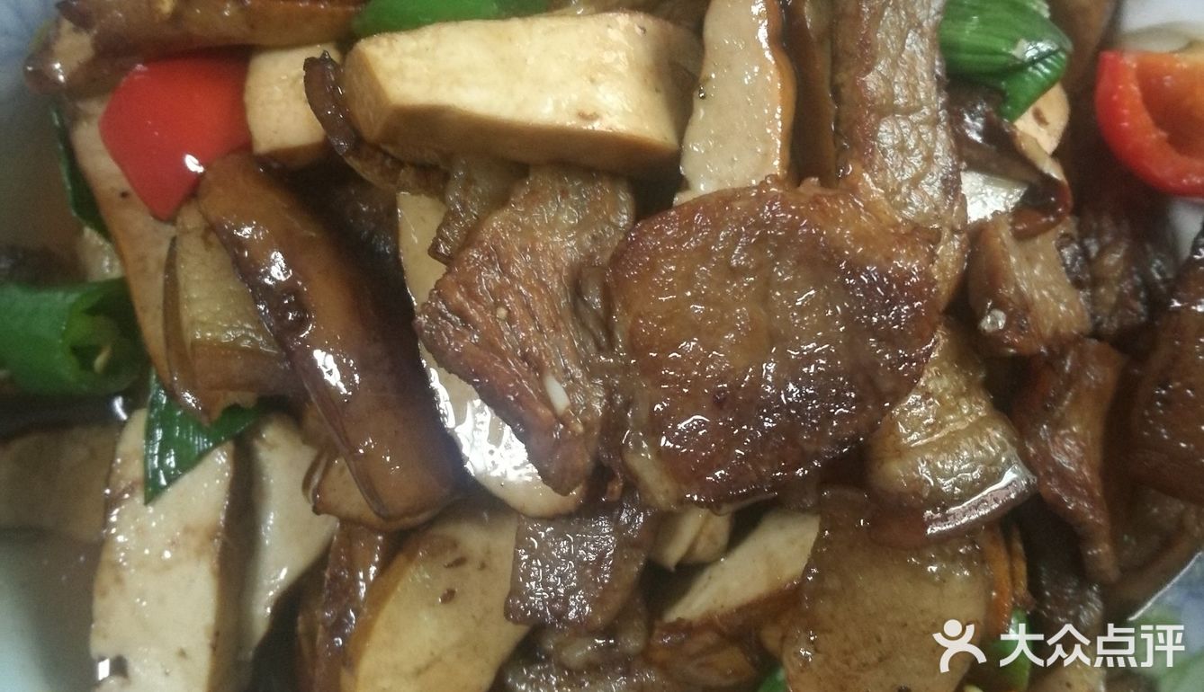 老家的腊肉立大功了。宅在家里两个月左右，五口之家