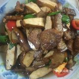 老家的腊肉立大功了。宅在家里两个月左右，五口之家