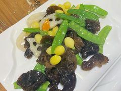 荷兰豆山药木耳-清真·玛丽亚新疆菜主题餐厅(浙江中路店)