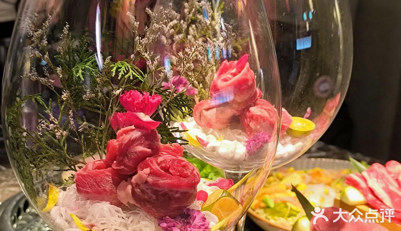 谁说餐饮寒冬没好店❓❗阶梯日式烤肉来破局！
