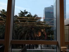 -大中华希尔顿酒店-念自助餐·嗨啤·小龙虾