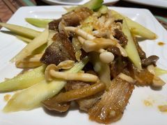 芥兰炒脆猪肉-食肆&Fourteen(武林夜市店)