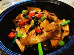 干锅腊肉石屏豆腐-泓0871臻选云南菜·味庄
