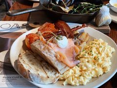 -ROAST coffee & eatery