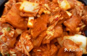 Spicy Kimchi and Pork Stir-fried with Potato Slices