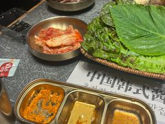 -草家酱蟹炭火烤肉店(珲春南路二店)