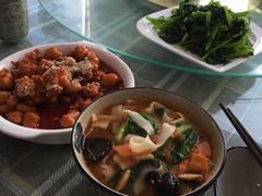 -天天向上素食餐厅(五台山店)