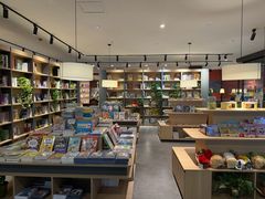 -魔方城市书房(中街益田店)