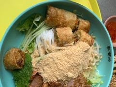 香茅烤猪颈肉春卷捞檬-蔡澜PHO(海岸城店)