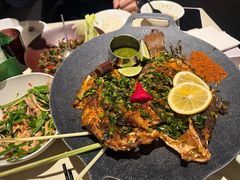 柠檬香烤罗非鱼-雲說·花(西宸天街店)