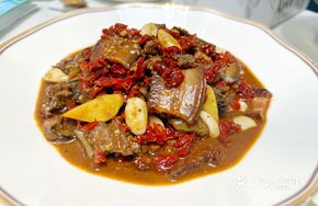 Eel Stir-Fried with Preserved Pork