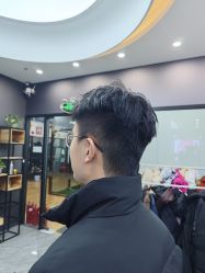 -藤野造型烫染·漂发