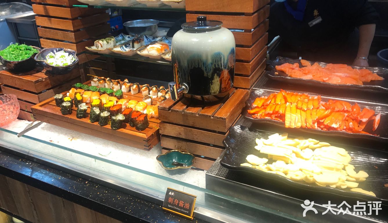 排队三小时就为了吃这顿自助烤肉[笑哭][笑哭][笑哭]