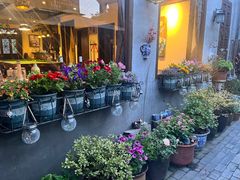 -小草屋轰趴馆别墅派对新场团建家庭聚会