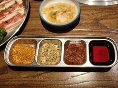 -明洞阿姨·韩式酱蟹烤肉·创意料理(三元桥店)