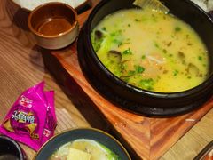 蒙自过桥米线-麦麦山云南菜(复地活力城店)