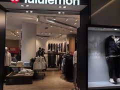 -lululemon(上海浦东IFC店)