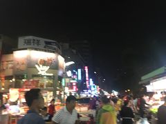 -六合夜市