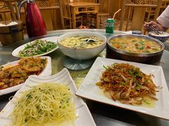 -石磨豆花家常菜·牦牛排土火锅