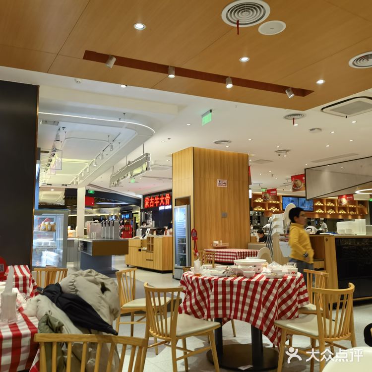 刚刚走到五楼闻到了一股烧焦的味道