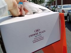-深圳富苑皇冠假日套房酒店