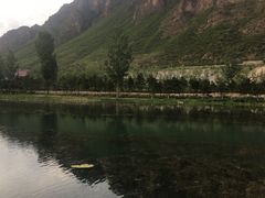 -百里峡七彩艺术小镇