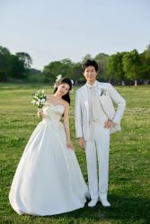 -喜爱高定婚纱摄影