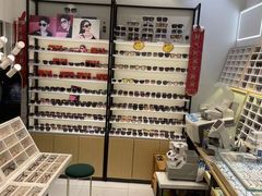 -沫芮眼镜·蔡司官方授权店(人民广场店)
