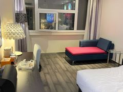 -桔子酒店(深圳东门湖贝地铁站店)