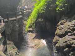 -龙水峡地缝景区