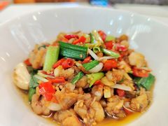 -阿瓦山寨·湘菜现炒·剁椒鱼头王(咸阳总店)