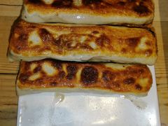 猪肉韭菜馅-左邻右舍褡裢火烧(石榴园店)