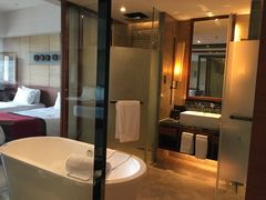 -三亚湾海居铂尔曼度假酒店