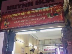 -Bánh Mì Huynh Hoa