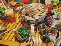 -叽叽扎扎烤肉场(生态城万达店)