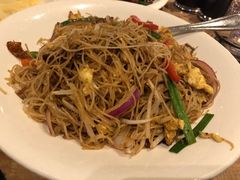 -TRIPLE 8 China Bar & Grill