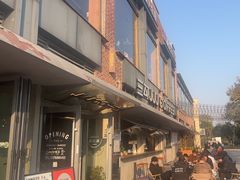 -三勾JJJ Burger&Coffee(梅溪湖店)