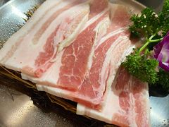 -围炉肉舍•炭烤活鳗•丹东海鲜烤肉(步行街店)