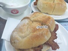 猪扒包-义顺牛奶公司(庇利金街店)