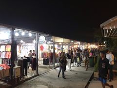 -席娜卡琳火车铁道夜市