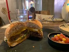 -HIGH FIVE哈福手工汉堡(桂林路店)