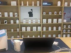 -华为授权体验店(中山公园来福士)